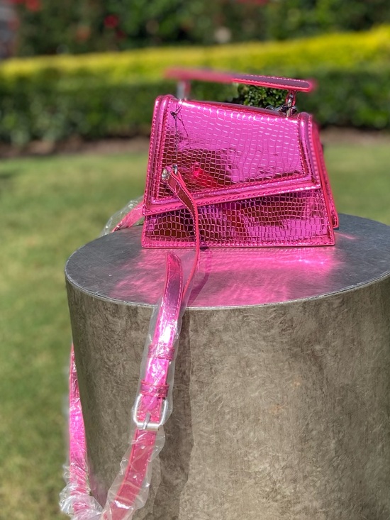 Forever 21 Handbags - Forever 21 Hot Pink Croc-Embossed Top-Handle Crossbody Bag